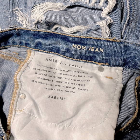 AMERICAN EAGLE Ripped Mom Jean - Picture 7 of 11